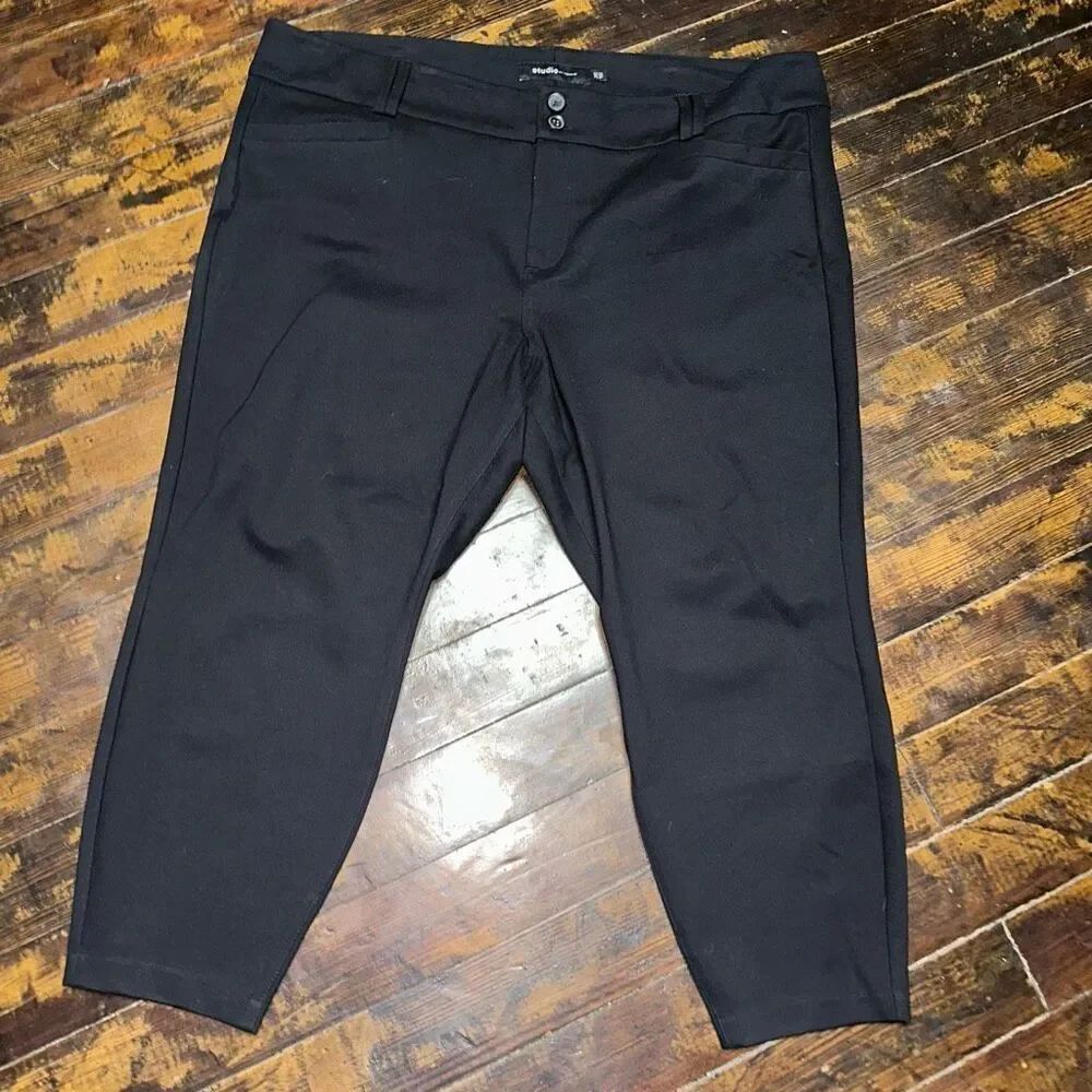 Torrid studio skinny crop 26 business casual black slacks